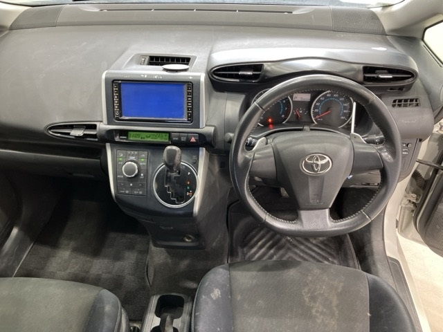 TOYOTA WISH 2010
