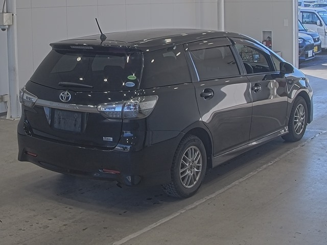 TOYOTA WISH 2013
