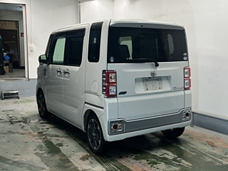 DAIHATSU WAKE 2015