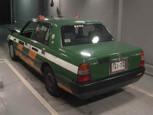 TOYOTA CROWN COMFORT 2017