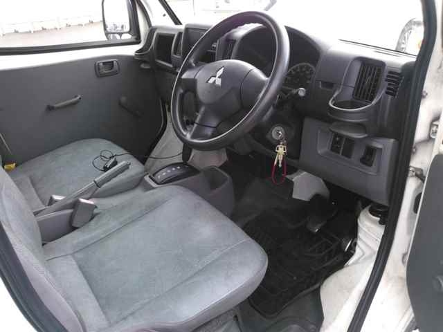 MITSUBISHI MINICAB TRUCK 2012