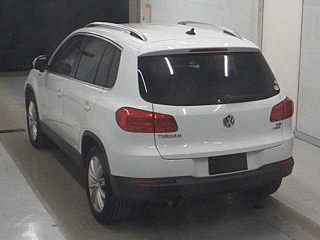 VOLKSWAGEN TIGUAN 2015