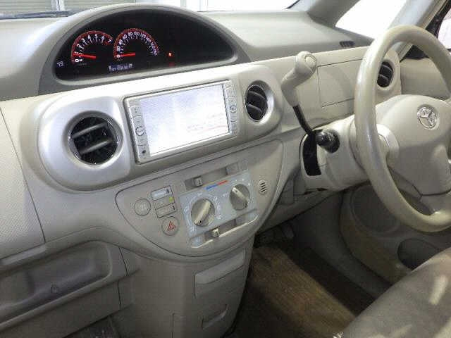 TOYOTA PORTE 2009