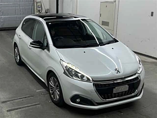PEUGEOT 208 2018