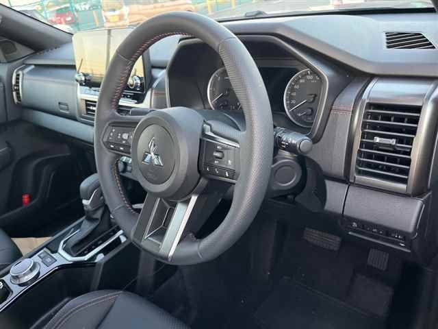 MITSUBISHI TRITON 2025