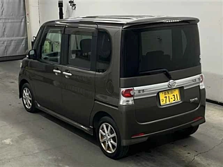 DAIHATSU TANTO 2011