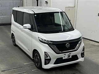NISSAN ROOX 2021