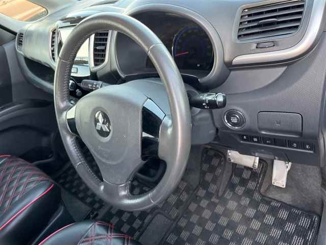 MITSUBISHI DELICA D2 2012