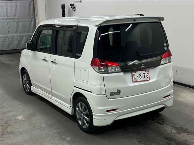 MITSUBISHI DELICA D2 2012