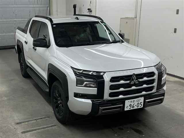 MITSUBISHI TRITON 2025