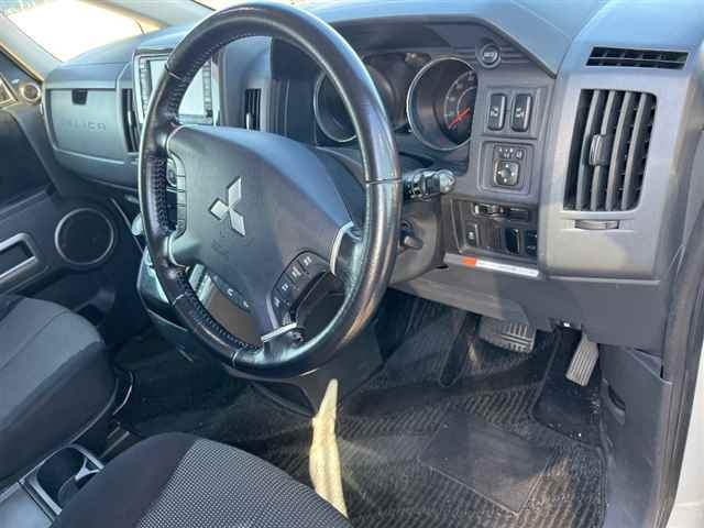 MITSUBISHI DELICA D5 2012