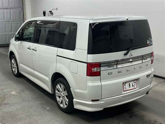 MITSUBISHI DELICA D5 2012