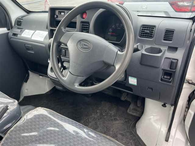 DAIHATSU HIJET VAN 2017