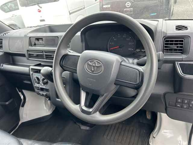 TOYOTA PIXIS VAN 2022