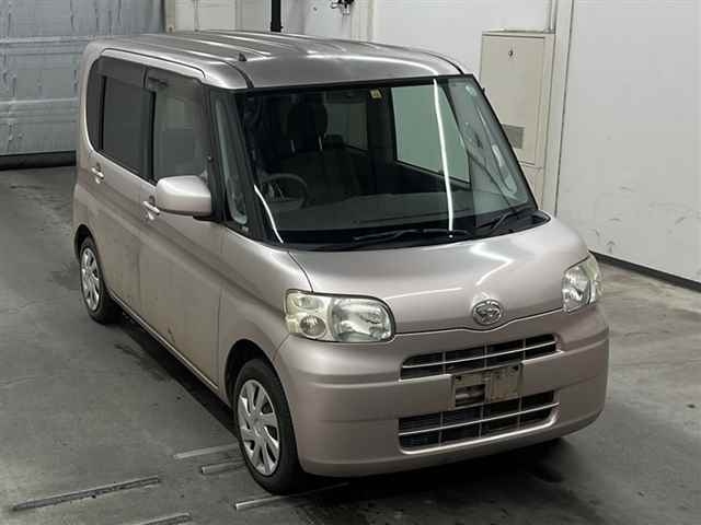 DAIHATSU TANTO 2010
