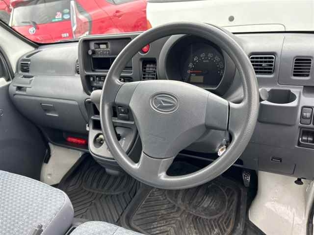 DAIHATSU HIJET VAN 2009