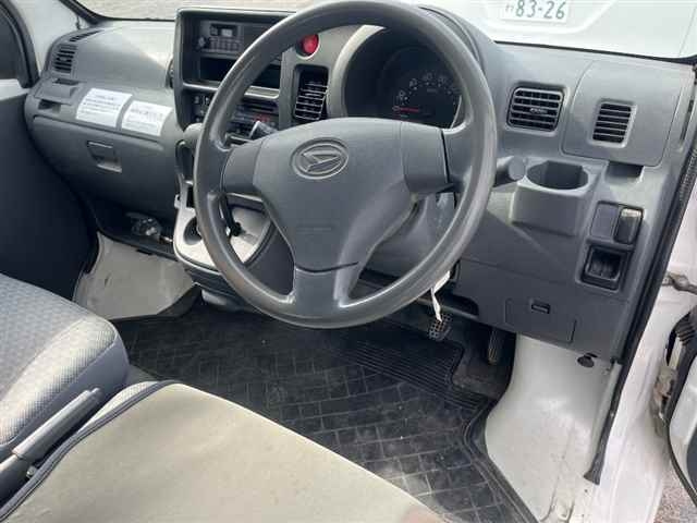 DAIHATSU HIJET VAN 2015