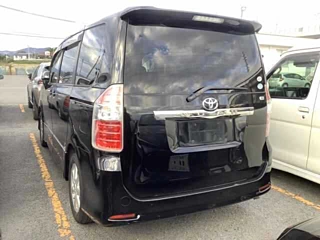 TOYOTA NOAH 2008
