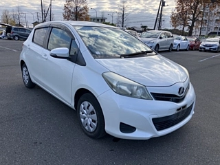 TOYOTA VITZ 2013