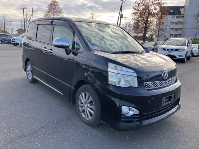 TOYOTA VOXY 2012