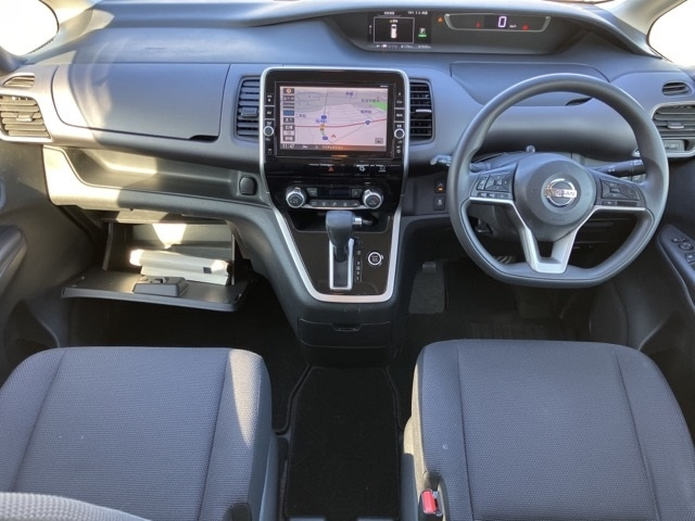 NISSAN SERENA 2017