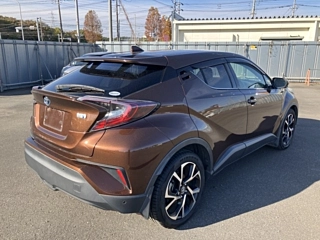 TOYOTA C-HR 2017