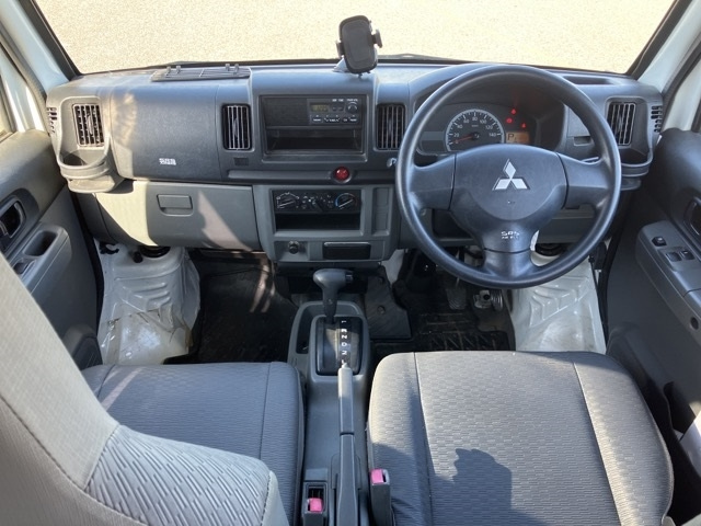 MITSUBISHI MINICAB VAN 2013