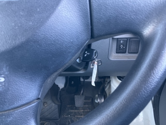 MITSUBISHI MINICAB VAN 2013