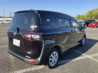 TOYOTA SIENTA 2018
