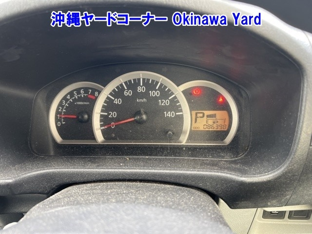 MITSUBISHI MINICAB VAN 2012