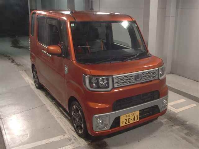 DAIHATSU WAKE 2015