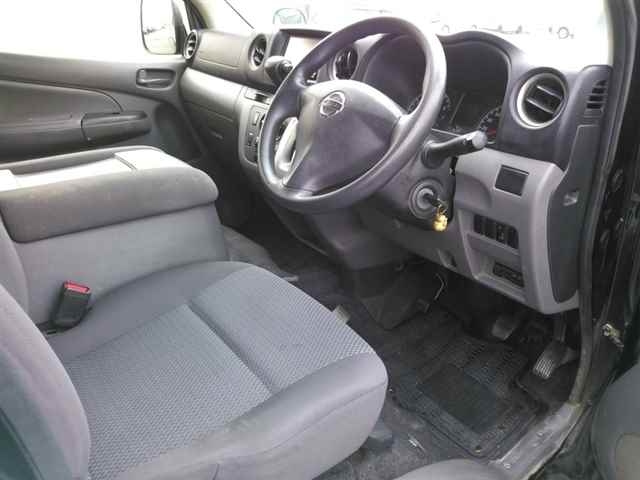 NISSAN CARAVAN 2015