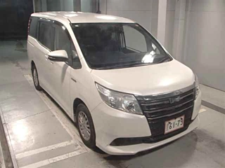 TOYOTA NOAH 2015