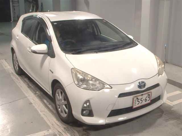 TOYOTA AQUA 2013
