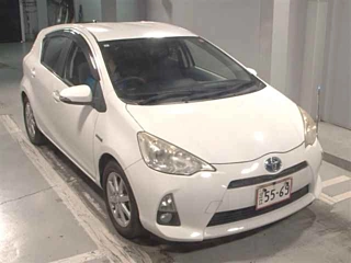 TOYOTA AQUA 2013