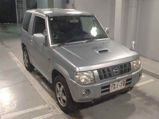 NISSAN KIX 2009