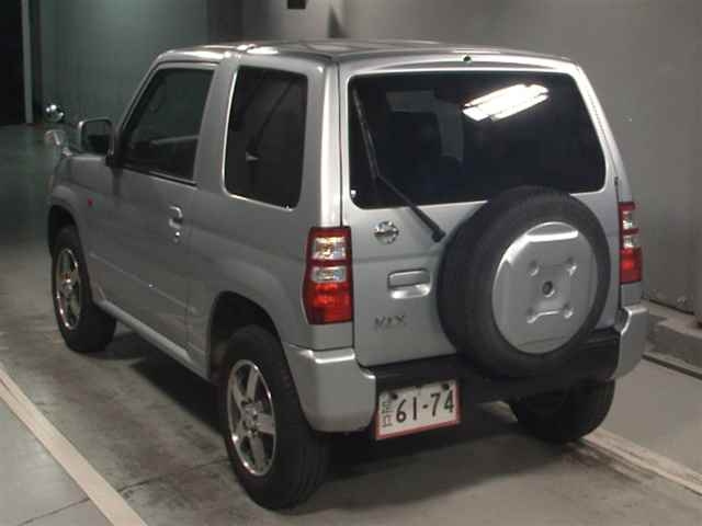 NISSAN KIX 2009