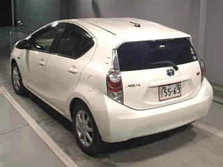 TOYOTA AQUA 2013