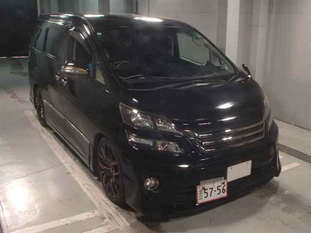 TOYOTA VELLFIRE 2013