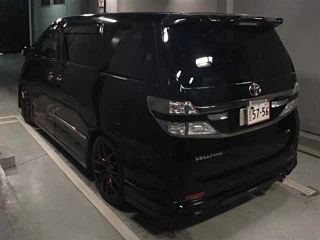 TOYOTA VELLFIRE 2013