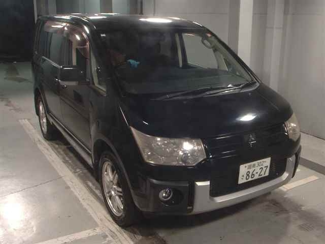 MITSUBISHI DELICA D5 2011