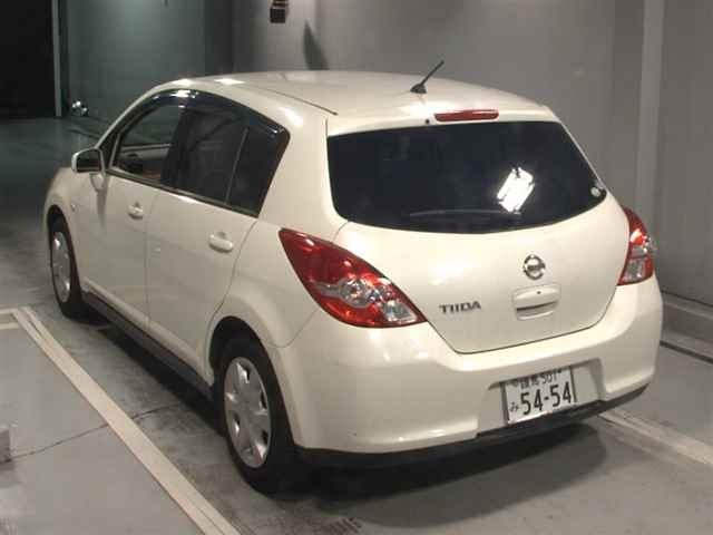 NISSAN TIIDA 2010