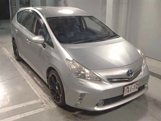 TOYOTA PRIUS ALPHA 2011