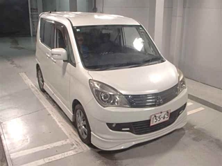 MITSUBISHI DELICA D2 2012