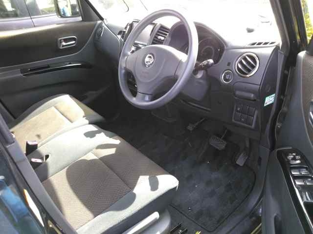 NISSAN ROOX 2010