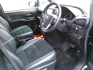 TOYOTA VOXY 2020