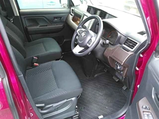 TOYOTA ROOMY 2017