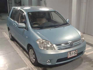 TOYOTA RAUM 2010