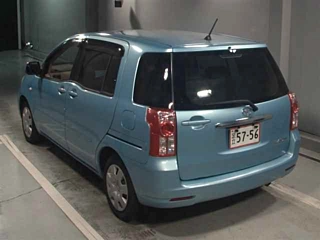 TOYOTA RAUM 2010