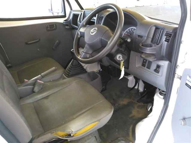 NISSAN CLIPPER TRUCK 2012